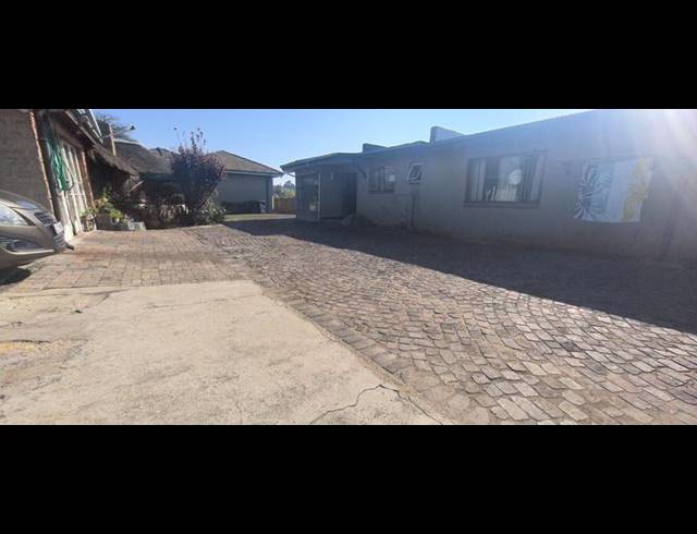 4 BEDROOM HOUSE FOR SALE IN LINDHAVEN
